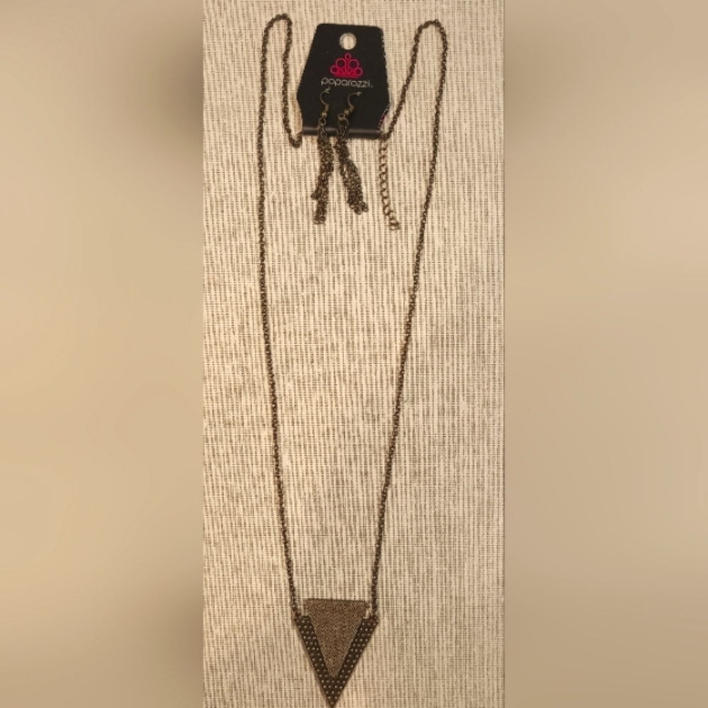 PAPARAZZI VINTAGE VAULT "ANCIENT ARROW" BRASS NECKLACE & EARRING SET